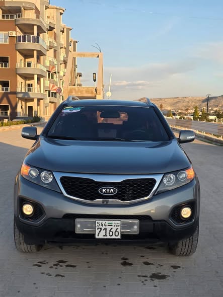 كيا سورينتو 2010 - صورة 5