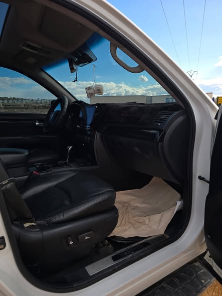 Ssangyong Mohave 2012 - صورة 4