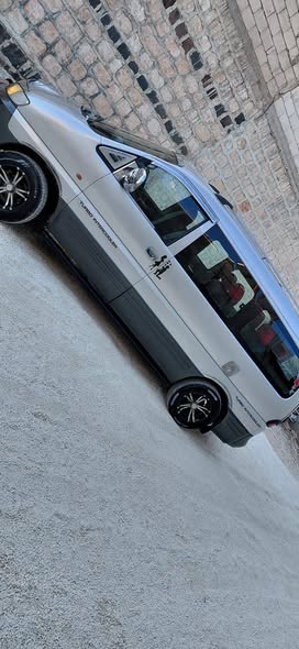 فان اوربي فان 2000 - صورة 2