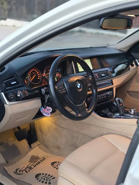 BMW 520i 2014 - صورة 4