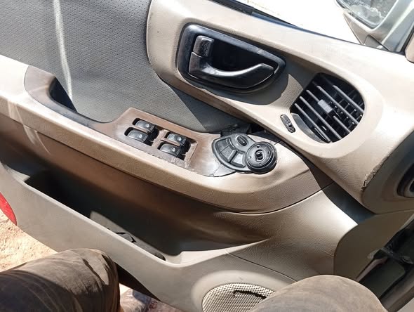 هيونداي سانتافيه 2005 - صورة 3