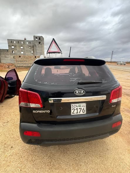 كيا سيرانتو 2011 - صورة 4