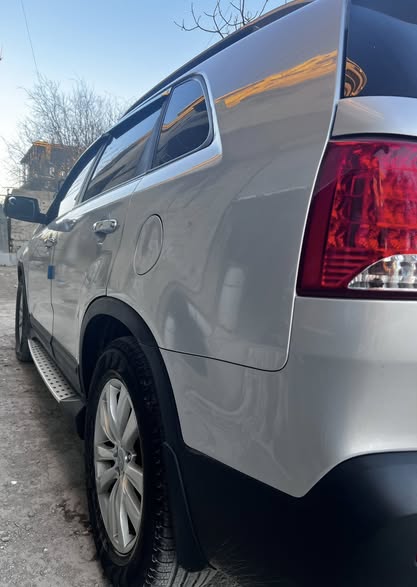 كيا سورينتو 2010 - صورة 2