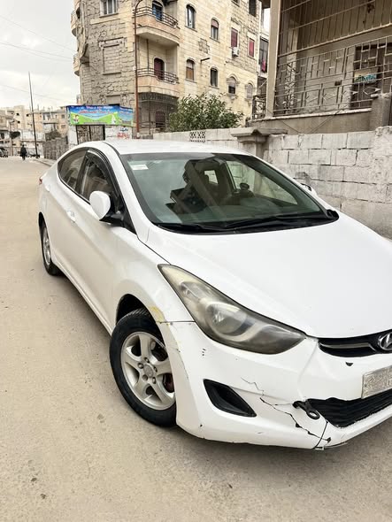 هيونداي أفانتي 2012 - صورة 3