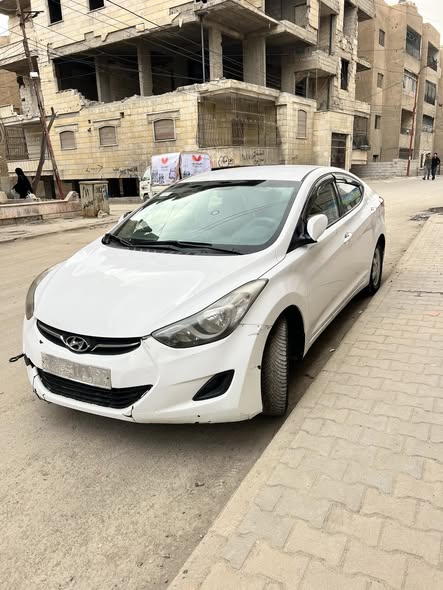 هيونداي أفانتي 2012 - صورة 4