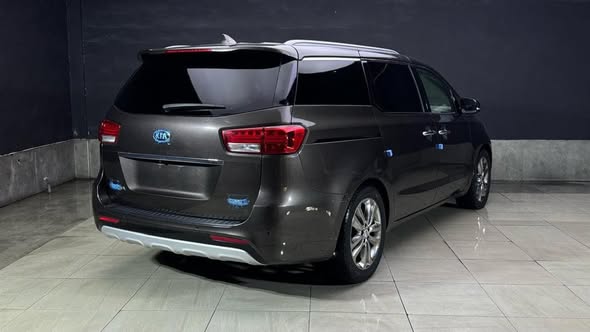 كيا سيدونا 2016 - صورة 3