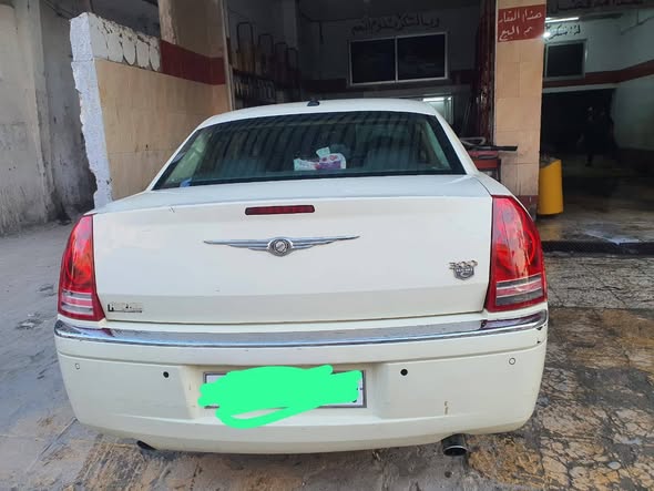 كرايسلر 300 2012 - صورة 1