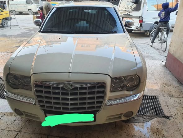 كرايسلر 300 2012 - صورة 2