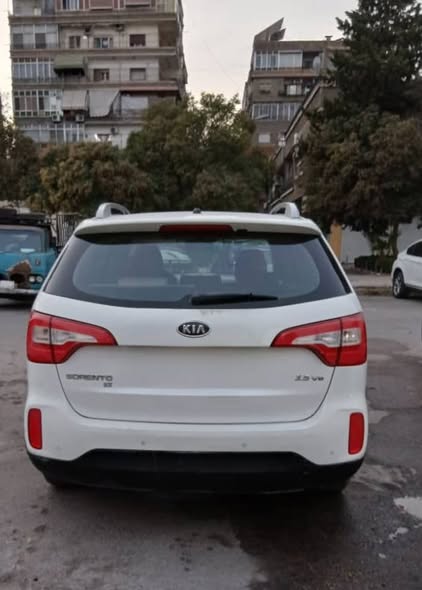 كيا سورانتو 2013 - صورة 4