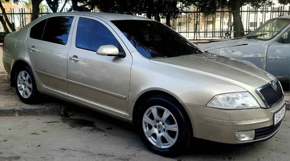 سكودا اليغانس 2005 - صورة 1