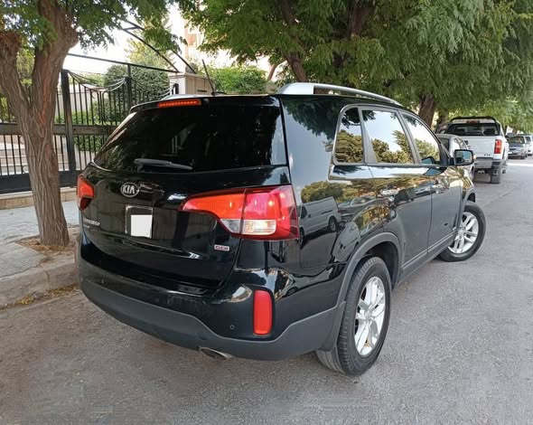 كيا سورينتو 2015 - صورة 5