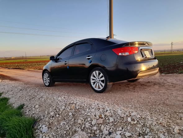 كيا فورتي 2010 - صورة 1