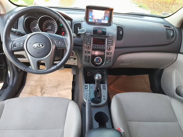 كيا فورتي 2010 - صورة 2