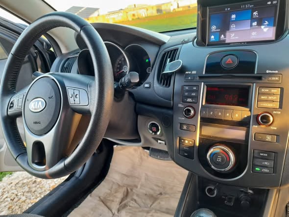 كيا فورتي 2010 - صورة 5