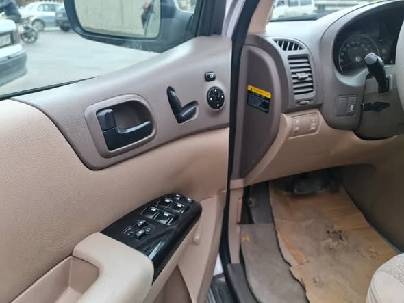 كيا سيدونا 2014 - صورة 3