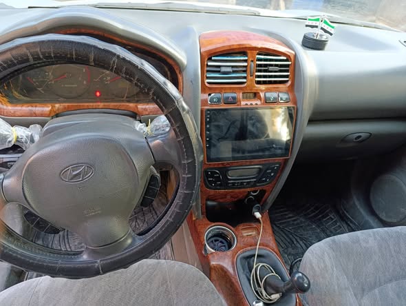 هيونداي سانتافي 2004 - صورة 5