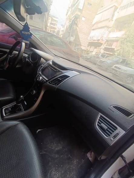 هونداي افانتي 2014 - صورة 3