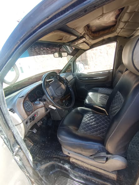 هيونداي ستاركس 2002 - صورة 4