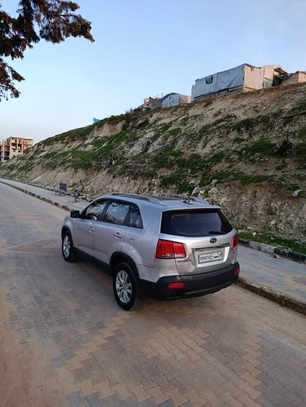 كيا سيرانتو 2010 - صورة 1