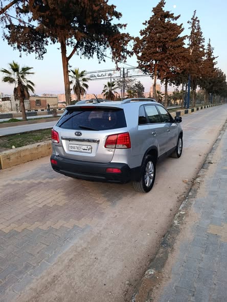 كيا سيرانتو 2010 - صورة 2