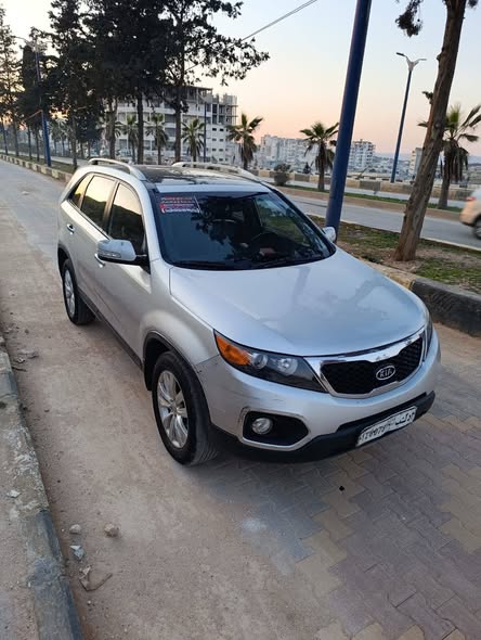 كيا سيرانتو 2010 - صورة 4