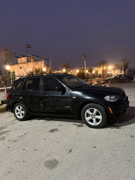 بي إم دبليو اكس 5 2012 - صورة 4