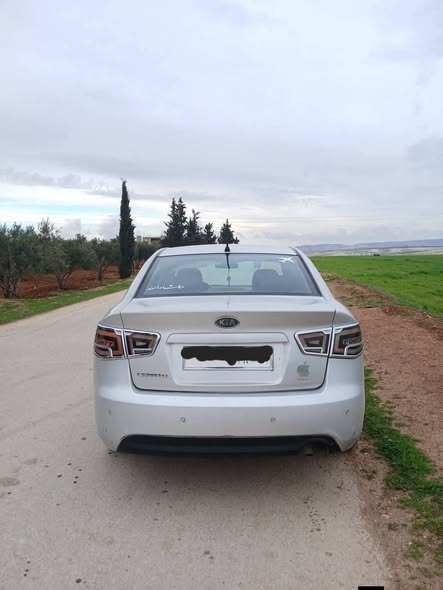 كيا فورتي 2010 - صورة 2