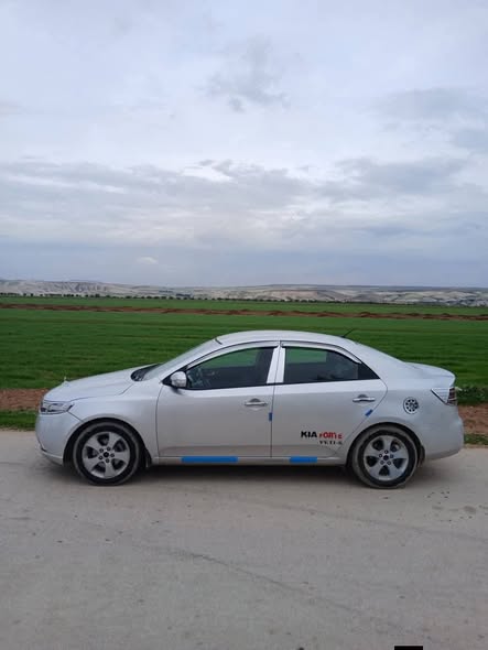 كيا فورتي 2010 - صورة 5