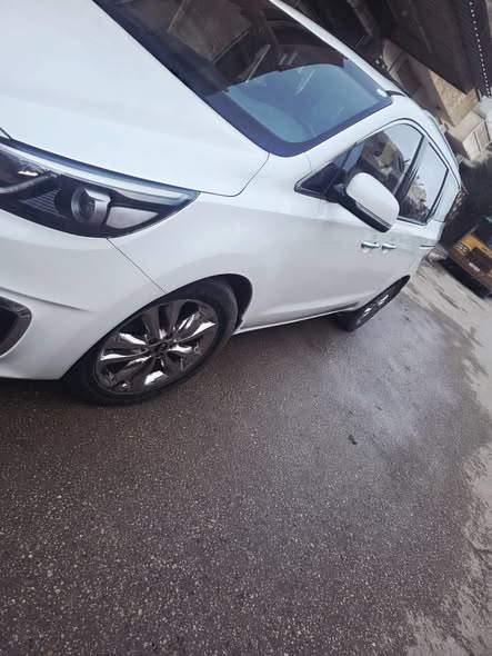 كيا كرنفال 2015 - صورة 5