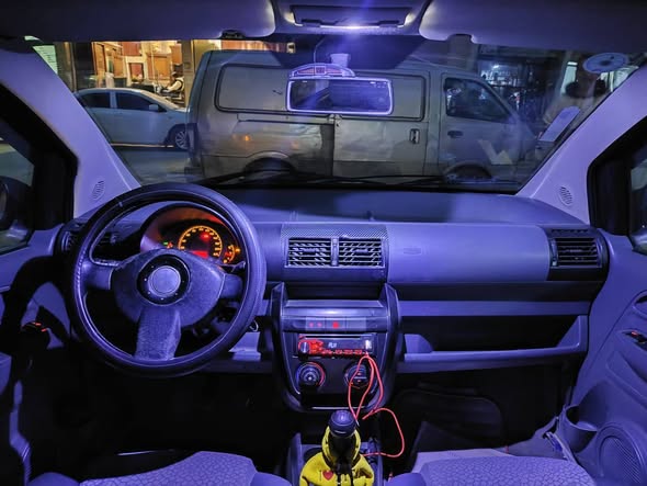 فولكس فاغن فوكس 2006 - صورة 3