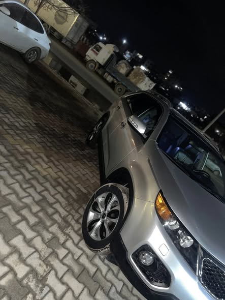 كيا سورينتو 2010 - صورة 2