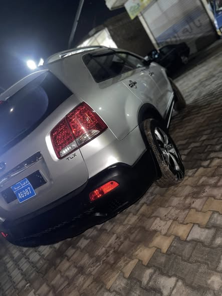 كيا سورينتو 2010 - صورة 4