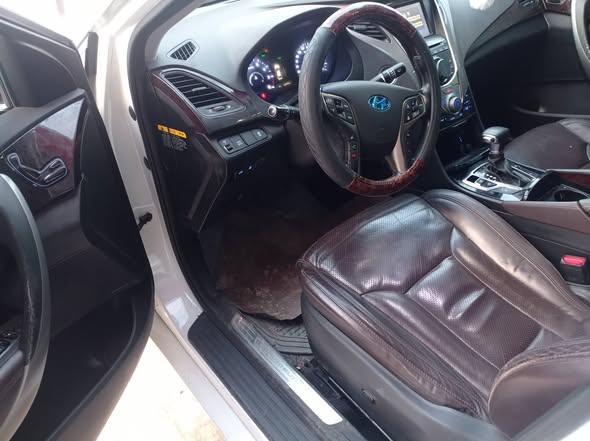 هيونداي ازيرا 2012 - صورة 5