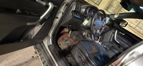 كيا سيرنتو 2010 - صورة 4