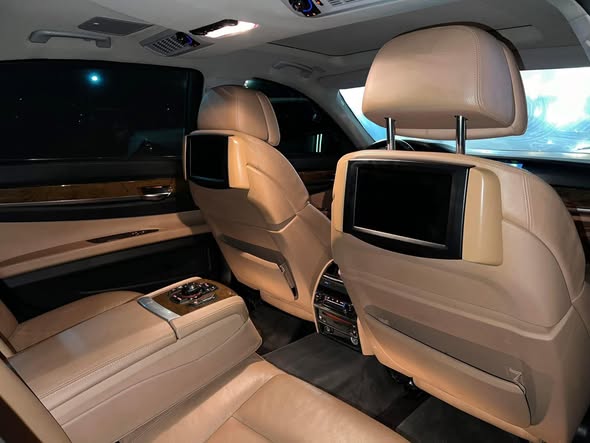 BMW 730 2012 - صورة 4