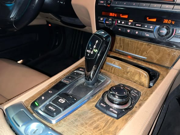 BMW 730 2012 - صورة 5