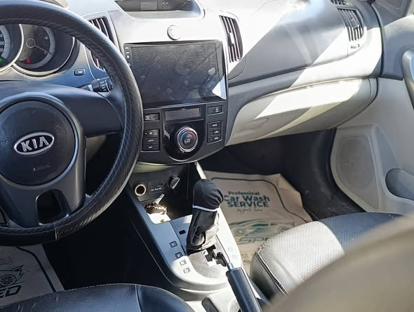 كيا فورتي 2010 - صورة 4