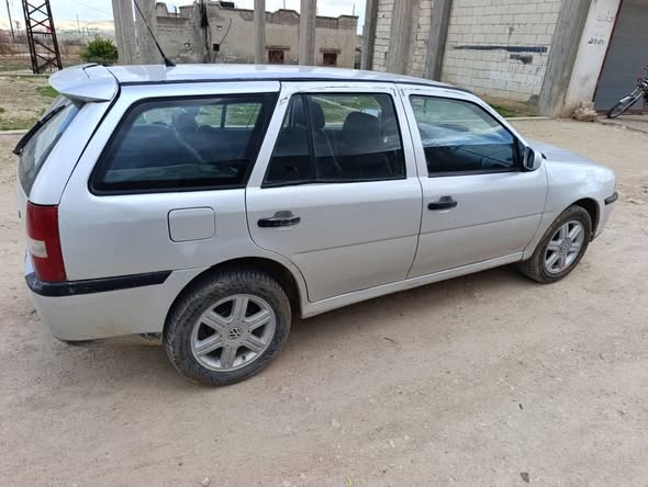 فولكس فوكس 2004 - صورة 1