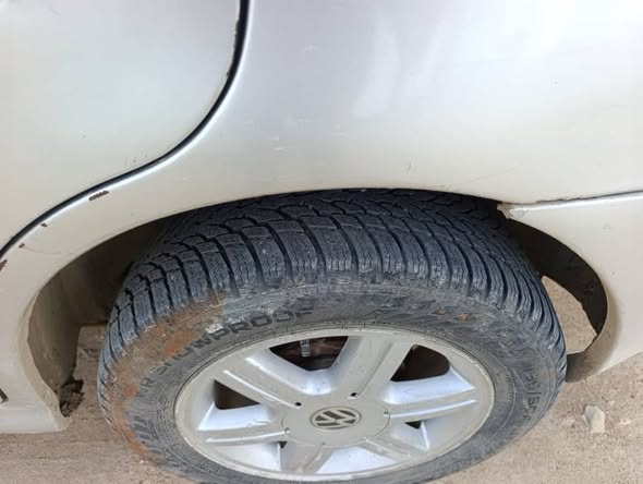 فولكس فوكس 2004 - صورة 4