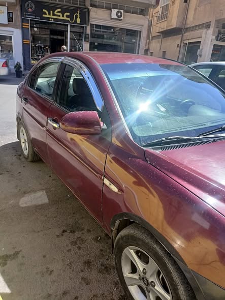 هيونداي فيرنا 2007 - صورة 2