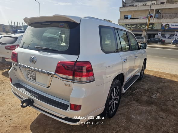 تويوتا لاند كروزر 2019 - صورة 2