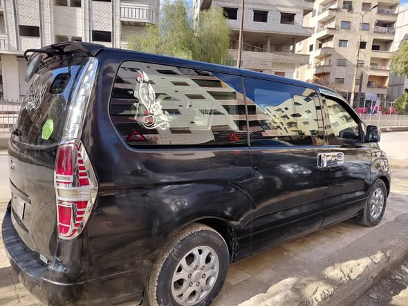 Hyundai H1 2011 - صورة 3