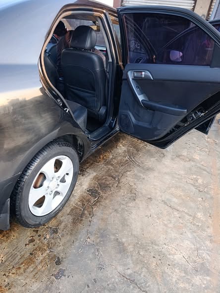 كيا فورتي 2010 - صورة 5