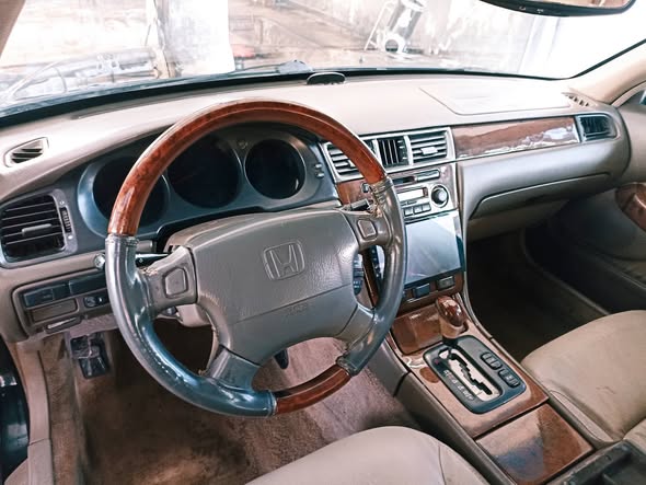 Honda Legend 1998 - صورة 4