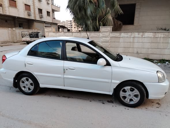 كيا ريو 2004 - صورة 4