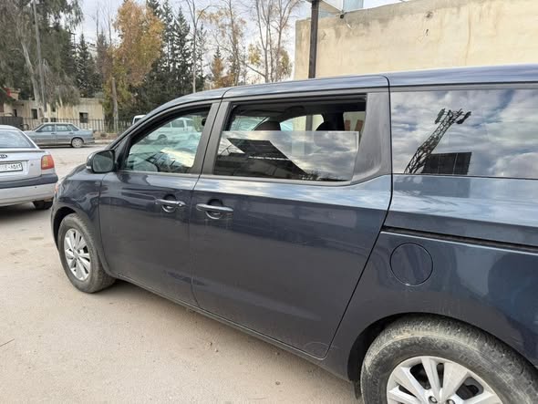 كيا سيدونا 2017 - صورة 4