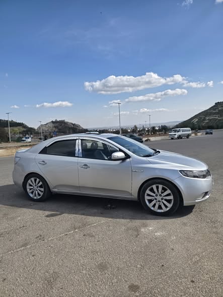 كيا فورتي 2010 - صورة 4