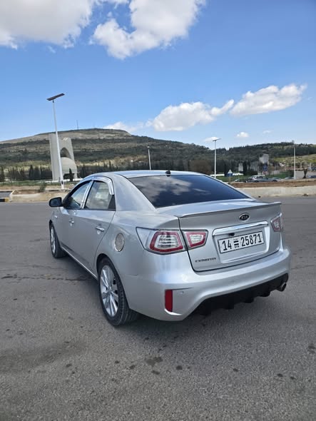 كيا فورتي 2010 - صورة 5