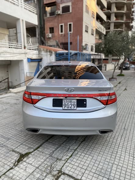 هيونداي أزيرا 2012 - صورة 2