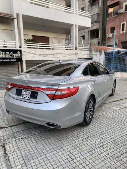 هيونداي أزيرا 2012 - صورة 3